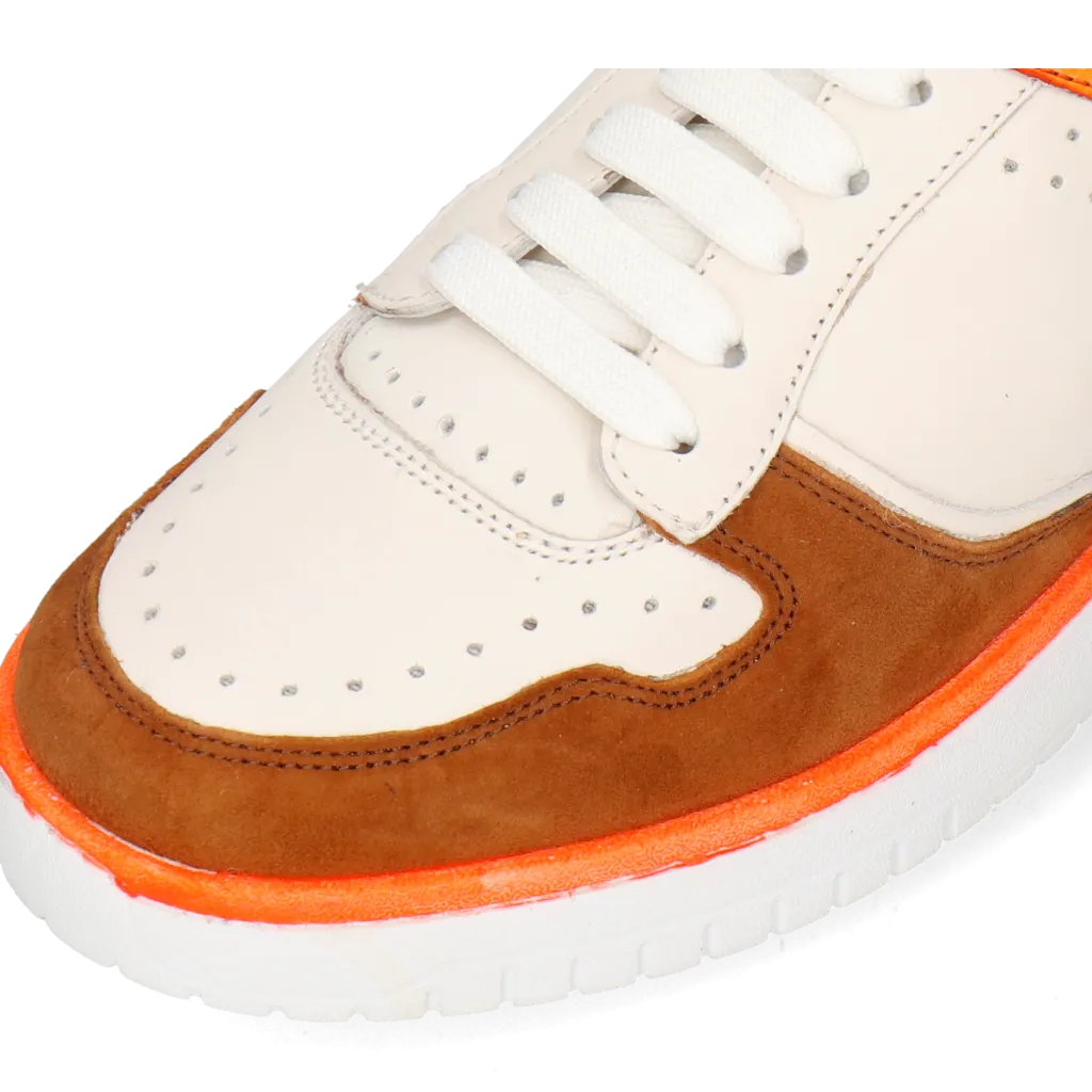 Melvin & Hamilton Adele 2 Multi Outlet